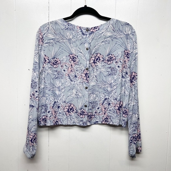 ASTR Floral Long Sleeve Boxy Cropped Top Women's Size Medium Buttoned Back - Picture 6 of 11